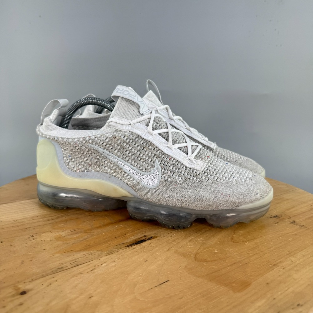 Nike Air Vapormax 2021 FlyKnit Womens Size 10.5 Shoes White Pure Platinum